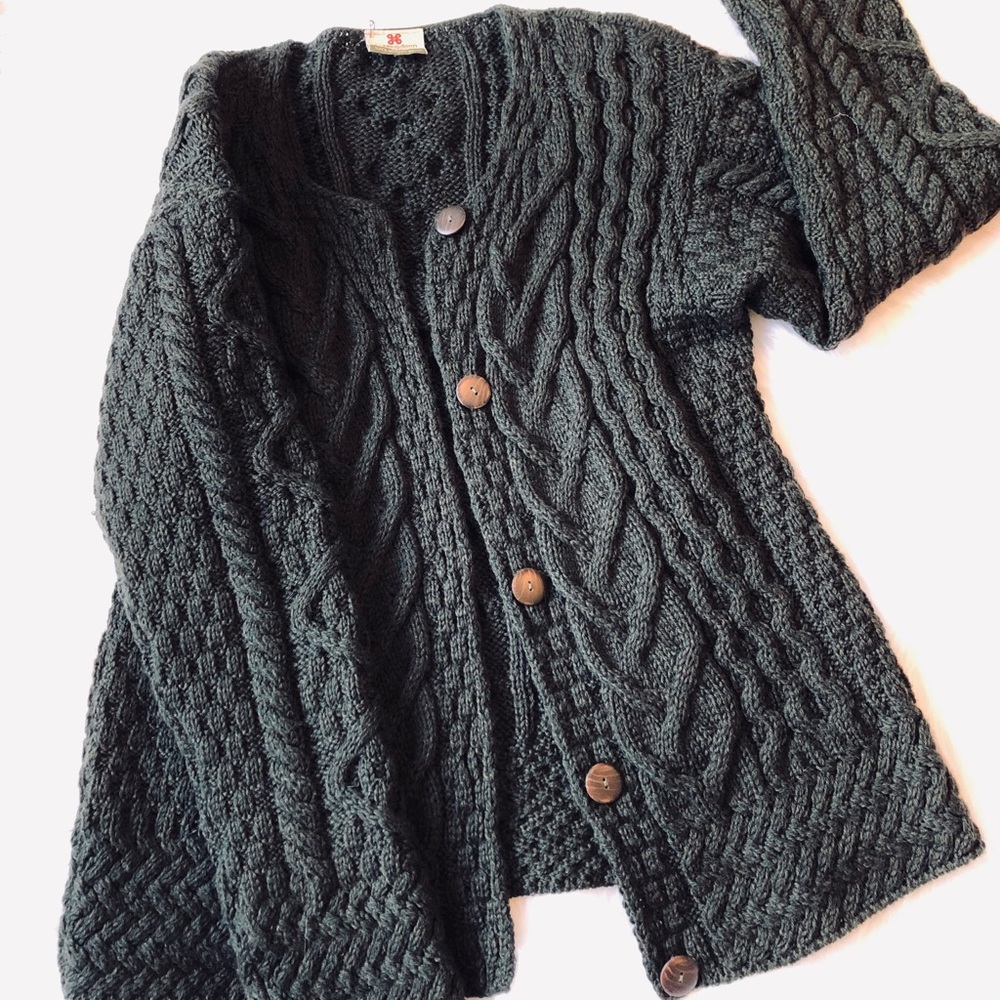 Carraigdon 100% wool cardigan